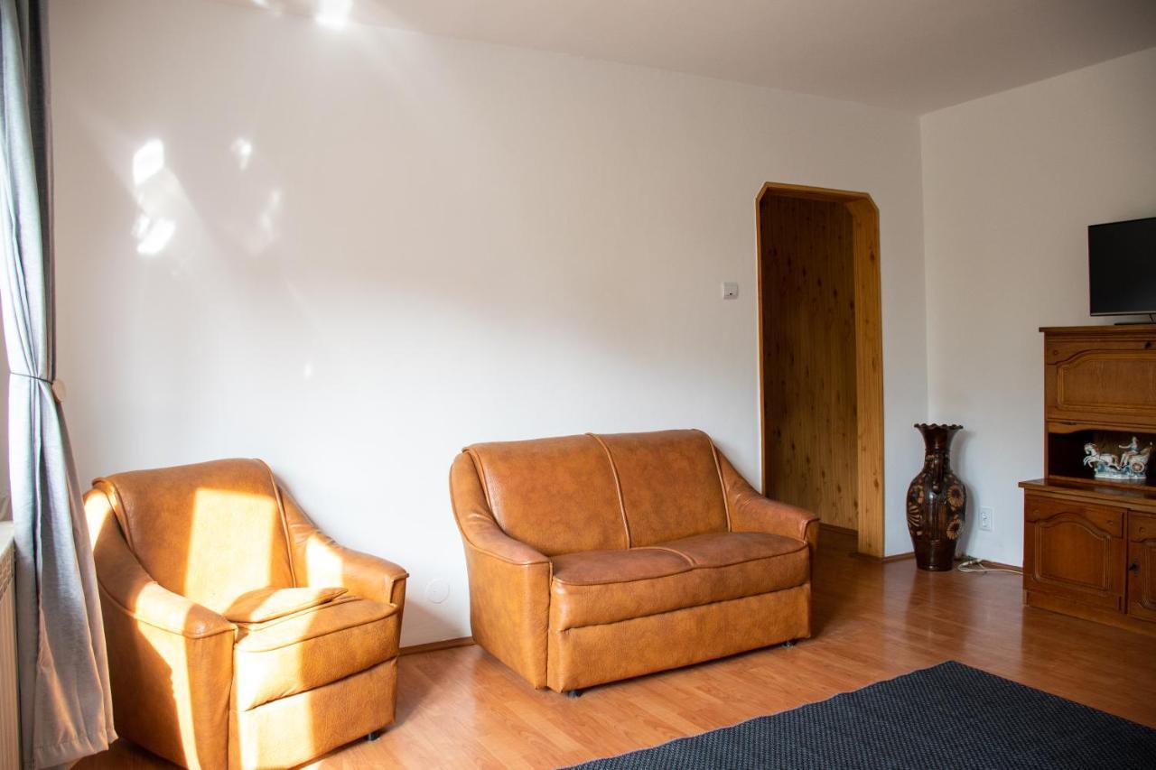 Family-Friendly Apartment Орадеа Екстериор снимка