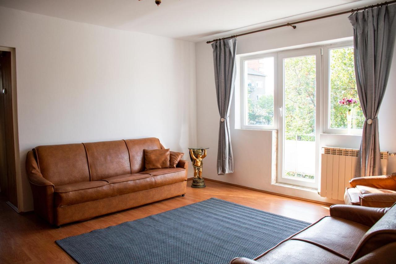 Family-Friendly Apartment Орадеа Екстериор снимка