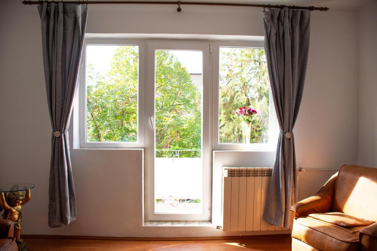 Family-Friendly Apartment Орадеа Екстериор снимка